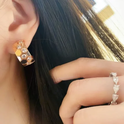 [Chaumet]BEE LOVE DIAMOND HOOP EARRINGS